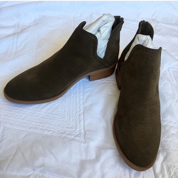 Steve Madden Laramie Suede Cutout Ankle Boot - Picture 9 of 9